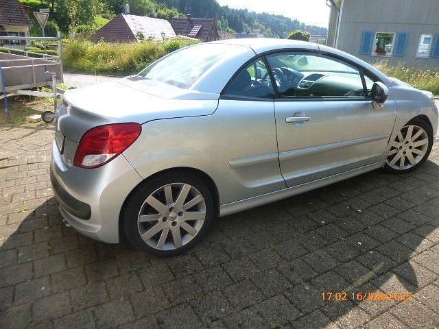 Silber Gebraucht 2010 Peugeot 207 CC Platinum Cabrio | 950 € (Superpreis) - Bild 1/4