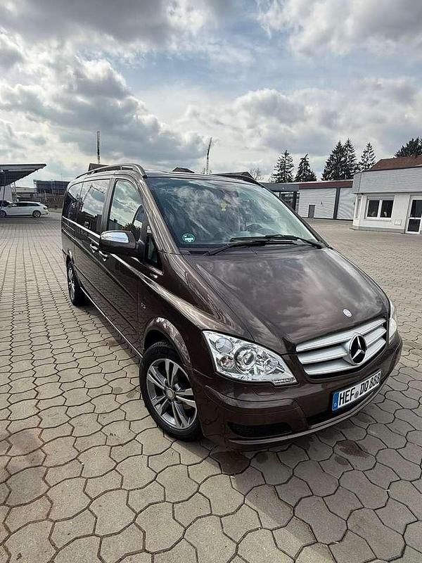 Gebraucht Mercedes Viano Edition 224 PS (164 kW) 2013 Braun Van / Kleinbus