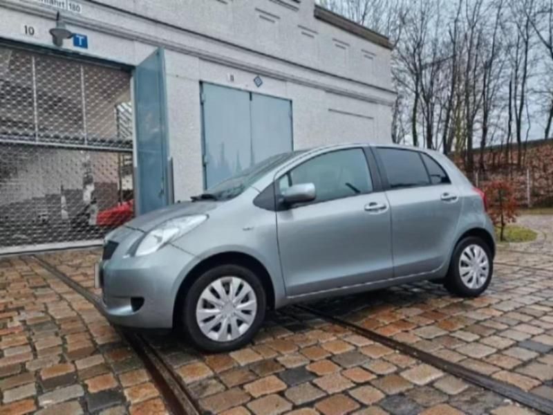 Gebraucht Toyota Yaris 69 PS (50 kW) 2007 Grau Kleinwagen