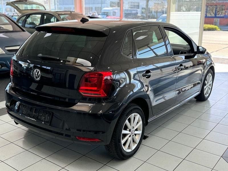 Gebraucht VW Polo LOUNGE 90 PS (66 kW) 2015 Schwarz Limousine
