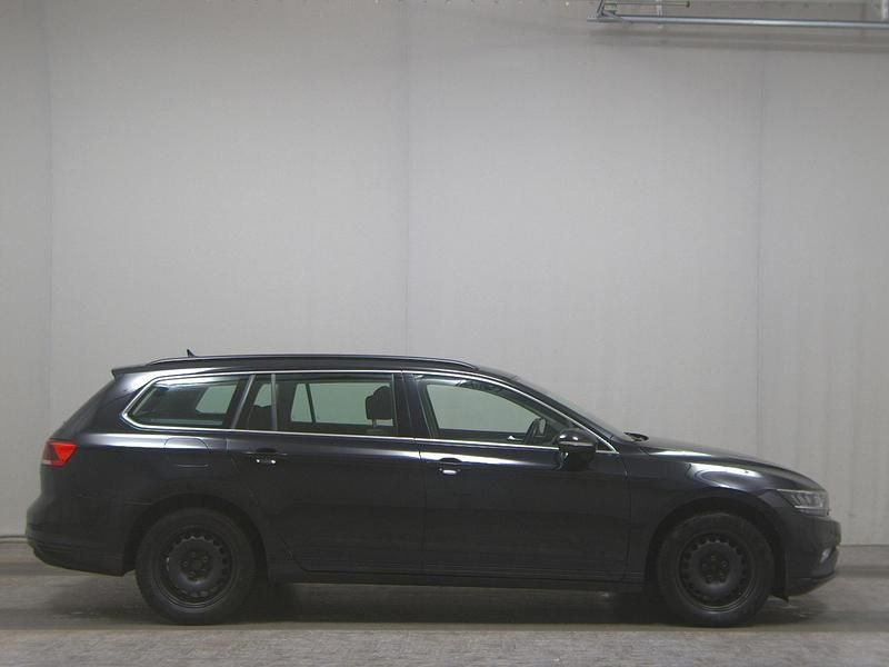 Schwarz Gebraucht 2023 VW Passat Business Limousine | 17.980 € (Superpreis) - Bild 1/4