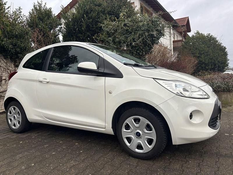Gebraucht Ford Ka 69 PS (50 kW) 2016 Weiß Kleinwagen