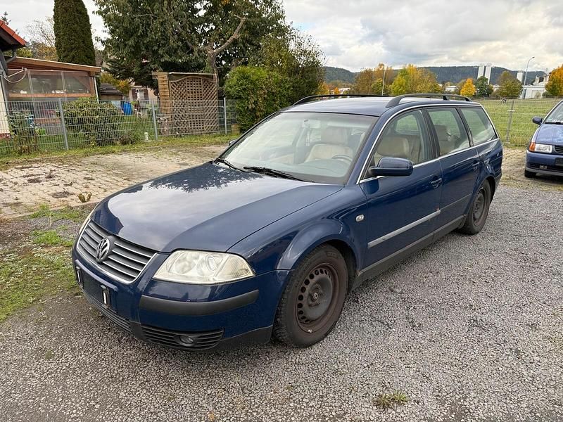 Blau Gebraucht 2001 VW Passat Kombi | 1.999 € (Fairer Preis) - Bild 1/4