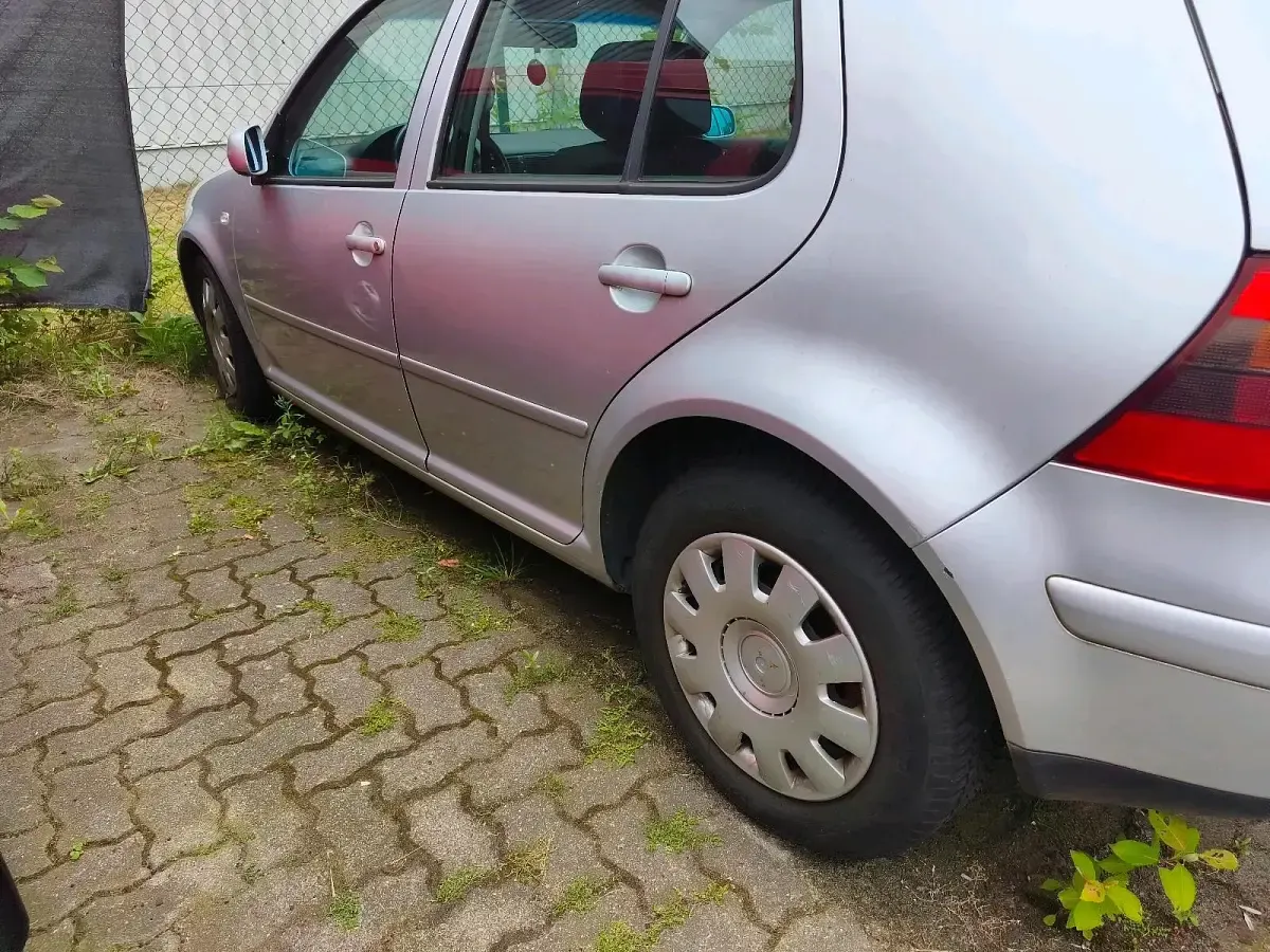 Gebraucht VW Golf IV GTI 163 PS (119 kW) 2001 Silber Kleinwagen