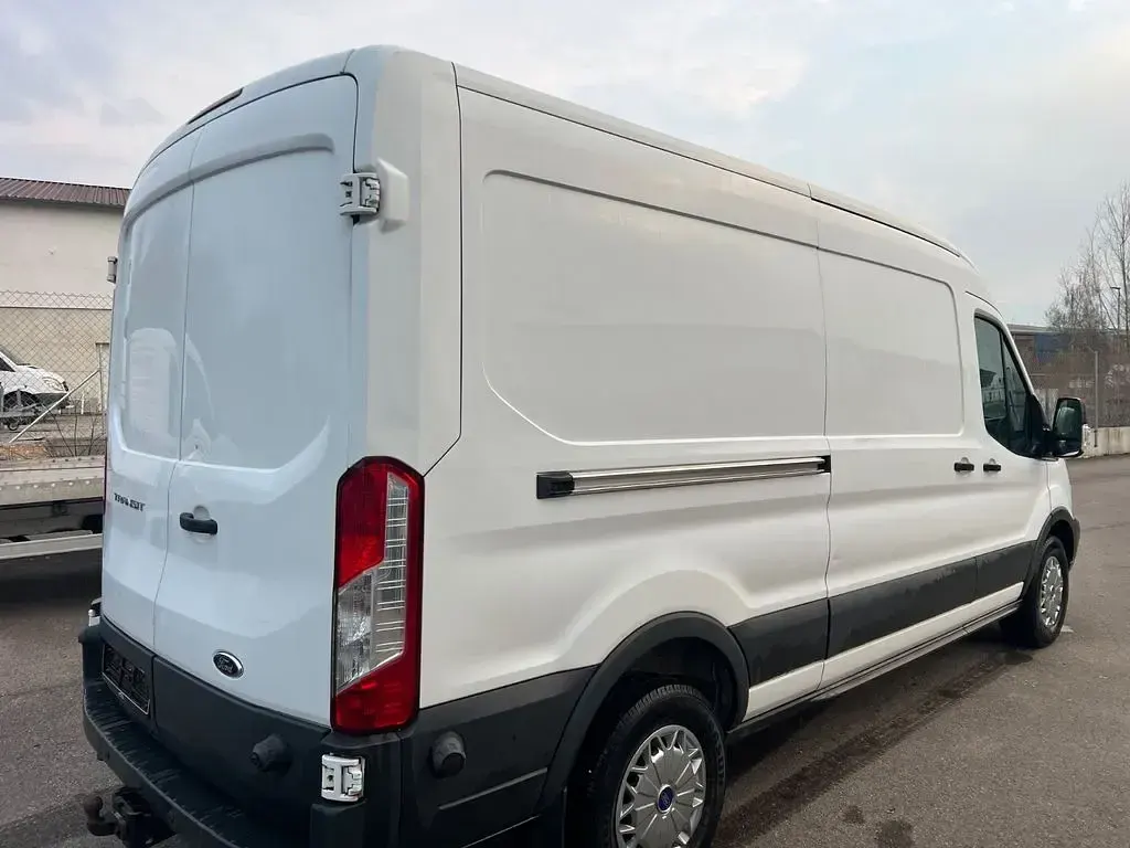 Second-hand Ford Transit Trend 131 CP (96 kW) 2018 Alb Monovolum
