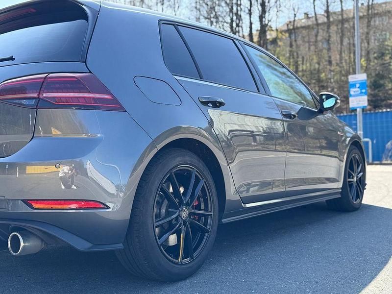 Gebraucht VW Golf VII GTI 245 PS (180 kW) 2019 Grau Limousine