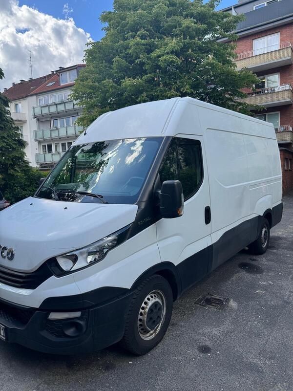Weiß Gebraucht 2017 Iveco Daily Van / Kleinbus | 15.000 € (Etwas zu teuer) - Bild 1/4