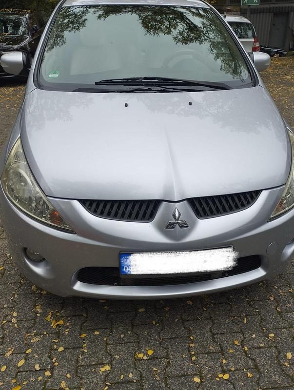 Silber Gebraucht 2008 Mitsubishi Grandis Van / Kleinbus | 4.299 € - Bild 1/4