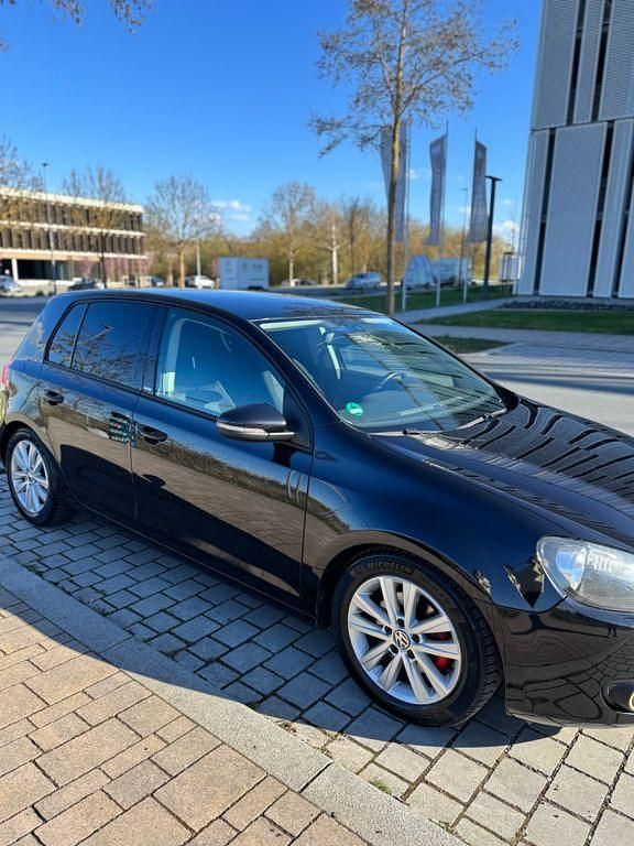 Gebraucht VW Golf VI Style 122 PS (89 kW) 2011 Schwarz Kleinwagen