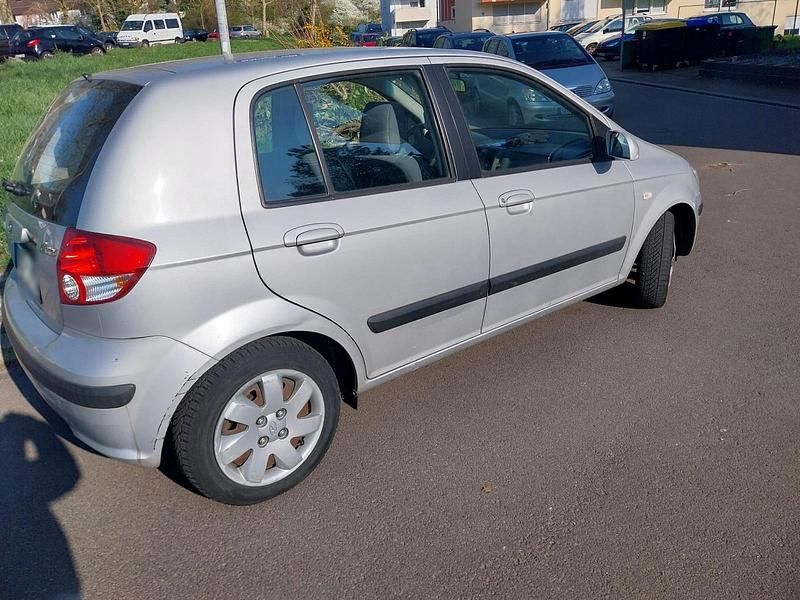 Gebraucht Hyundai Getz 70 PS (51 kW) 2005 Silber Kleinwagen