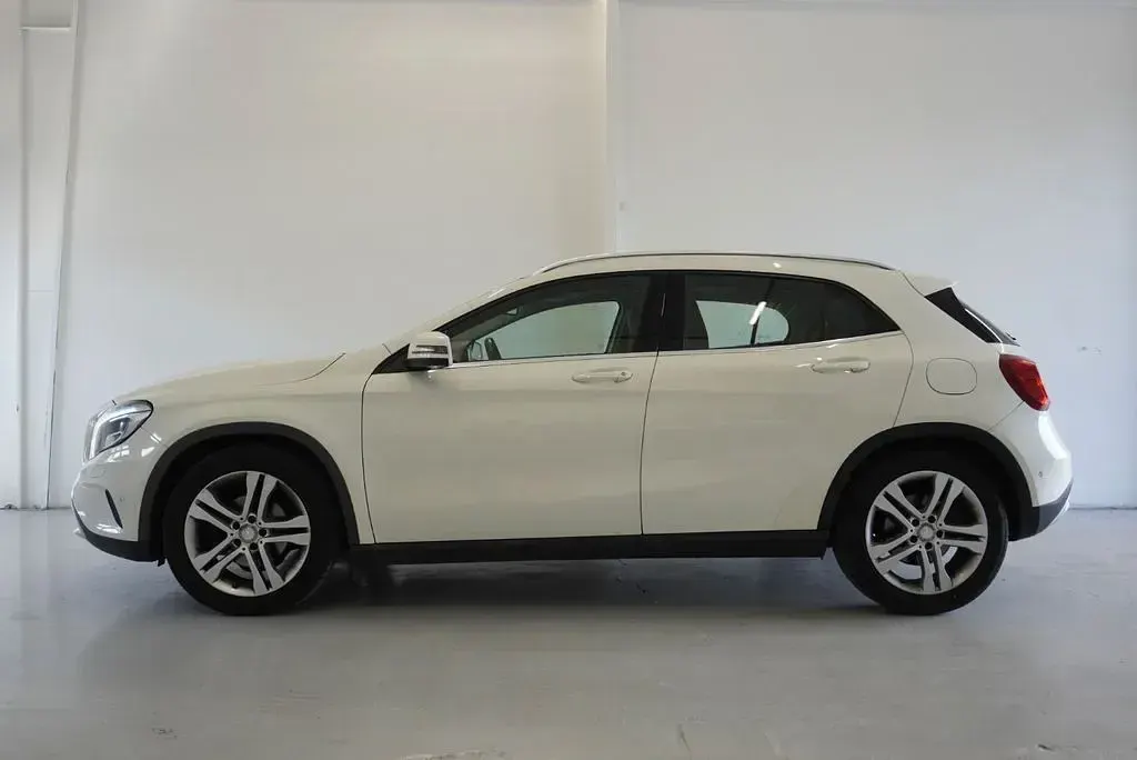 Gebraucht Mercedes GLA200 156 PS (114 kW) 2016 Weiß SUV