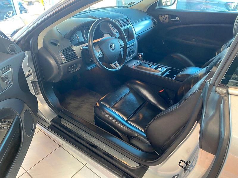 Second-hand Jaguar XKR 416 CP (305 kW) 2009 Argintiu Cabrio