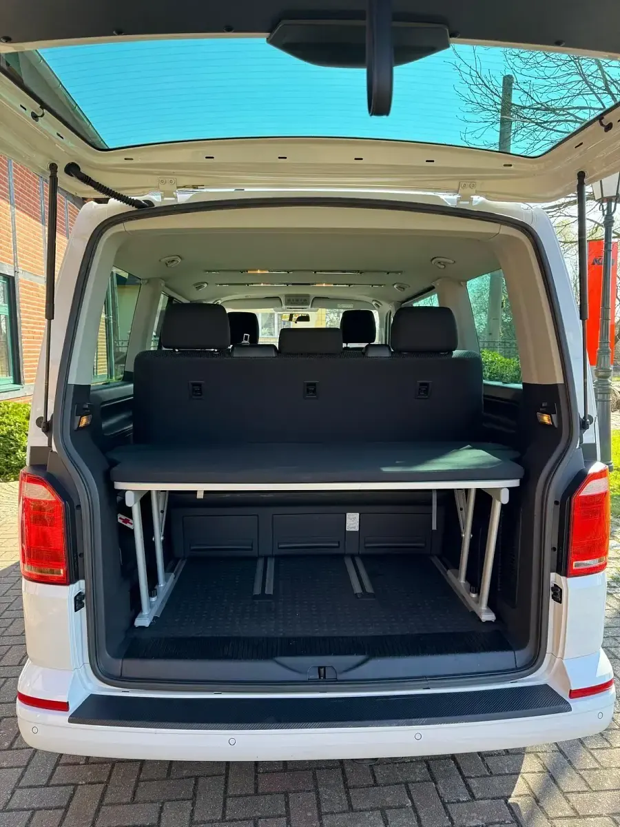 Gebraucht VW Multivan 150 PS (110 kW) 2017 Weiß Van / Kleinbus