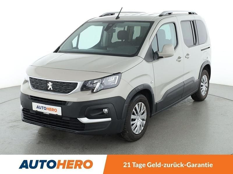 Grau Gebraucht 2019 Peugeot Rifter Active Van / Kleinbus | 17.820 € (Fairer Preis) - Bild 1/3