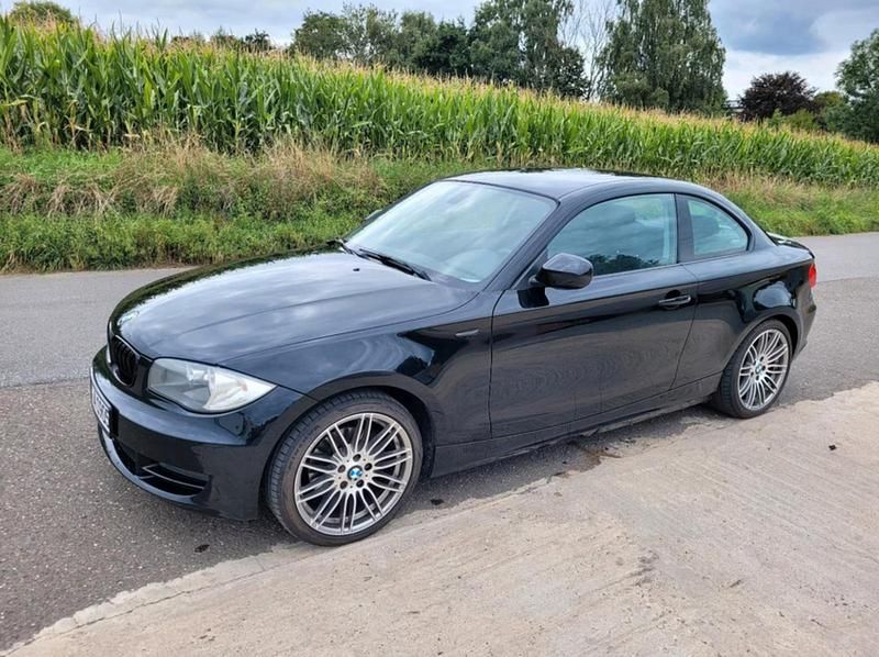 Schwarz Gebraucht 2010 BMW 120 Coupé Coupé | 6.500 € (Superpreis) - Bild 1/4