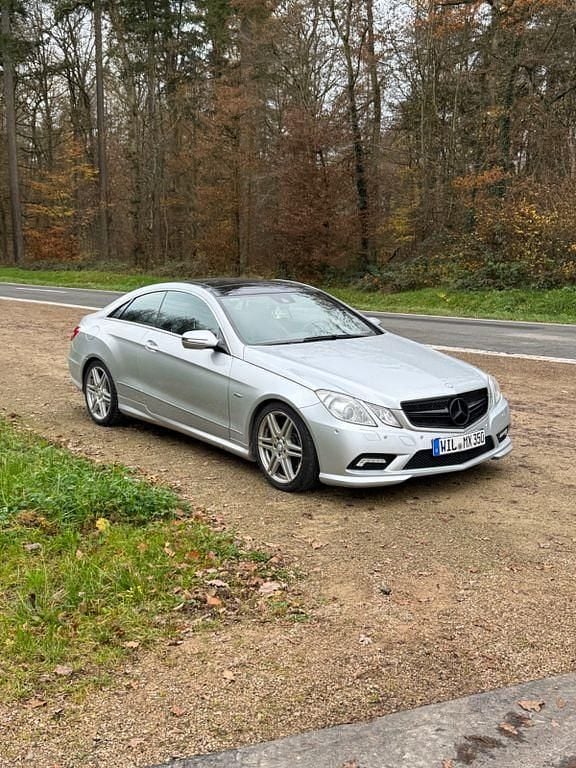 Gebraucht Mercedes E350 AMG 231 PS (169 kW) 2009 Silber Coupé