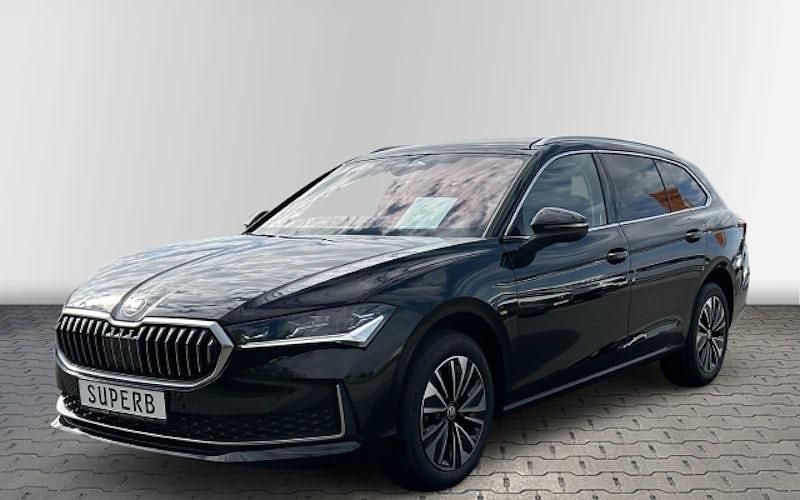 Gebraucht Skoda Superb Selection 150 PS (110 kW) 2024 Onyxschwarz metallic Kombi