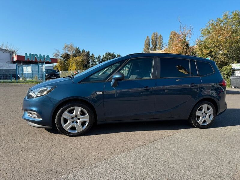 Nacht blau met Gebraucht 2017 Opel Zafira Tourer Van / Kleinbus | 15.950 € (Fairer Preis) - Bild 1/4