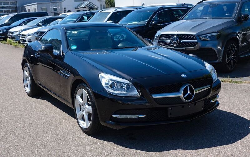 Schwarz Gebraucht 2015 Mercedes SLK200 Cabrio | 20.959 € (Guter Preis) - Bild 1/4