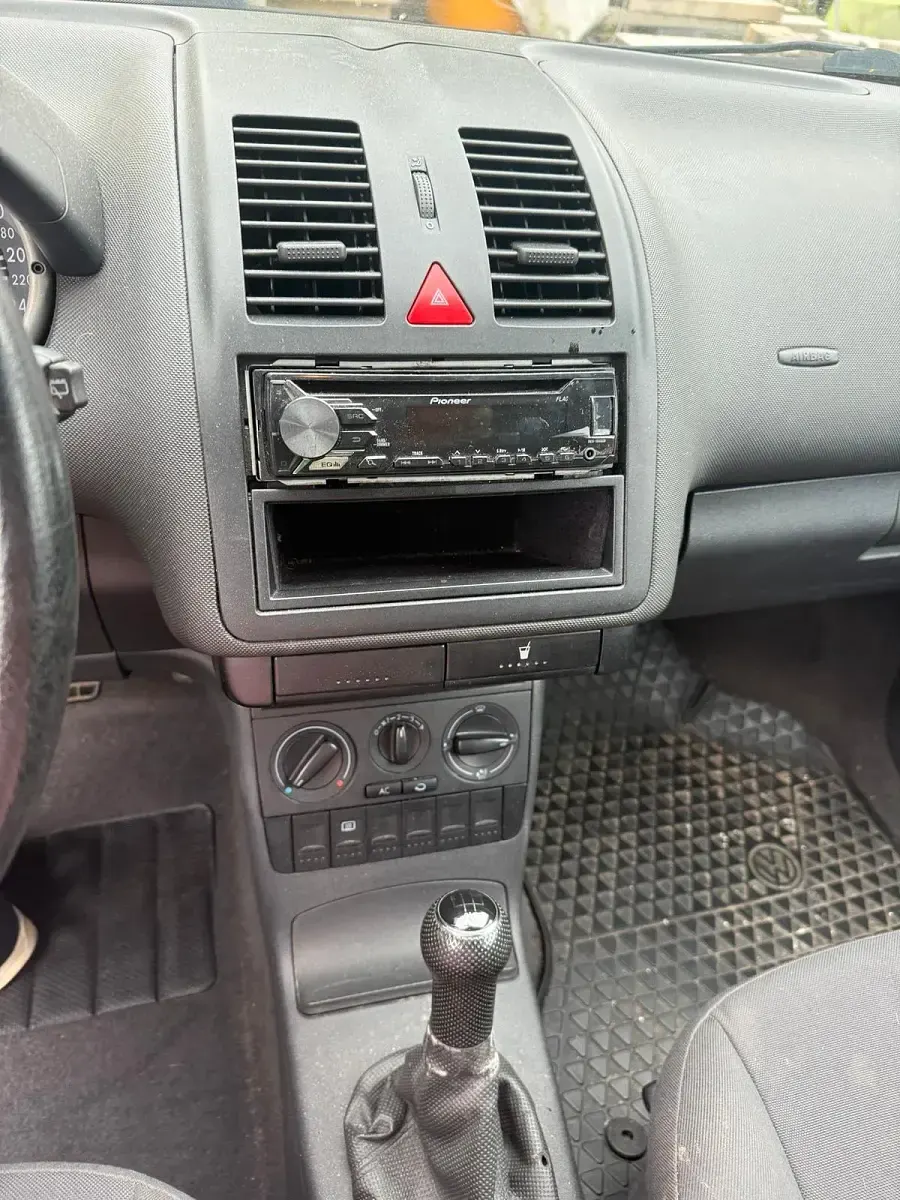 Gebraucht VW Polo 74 PS (54 kW) 1999 Silber Kleinwagen