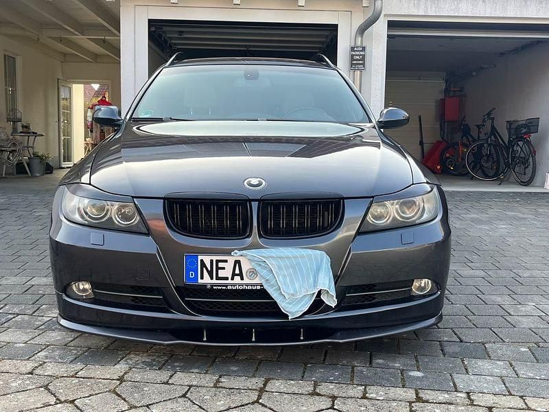 Gebraucht BMW 325 218 PS (160 kW) 2007 Grau Kombi