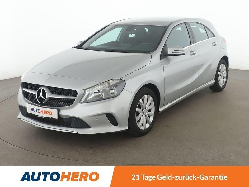 Silber Gebraucht 2016 Mercedes A180 Style Limousine | 14.540 € (Guter Preis) - Bild 1/3