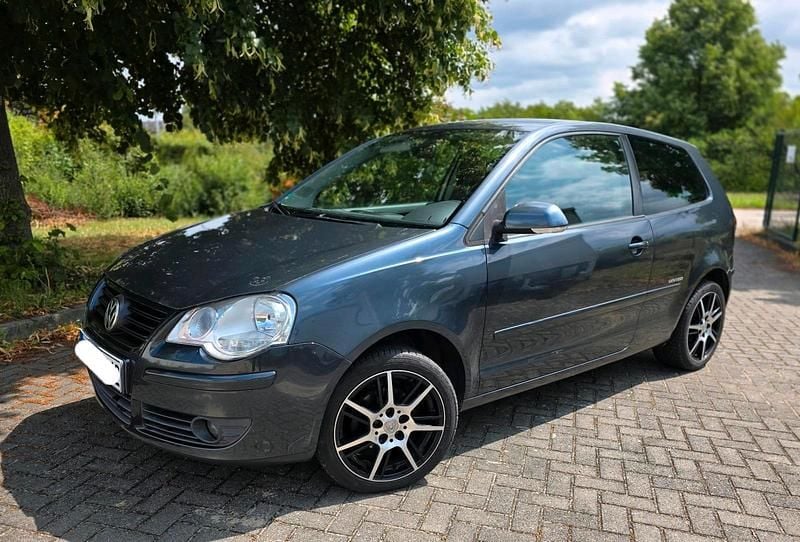 Grau Gebraucht 2008 VW Polo United Kleinwagen | 2.100 € (Teuer) - Bild 1/4