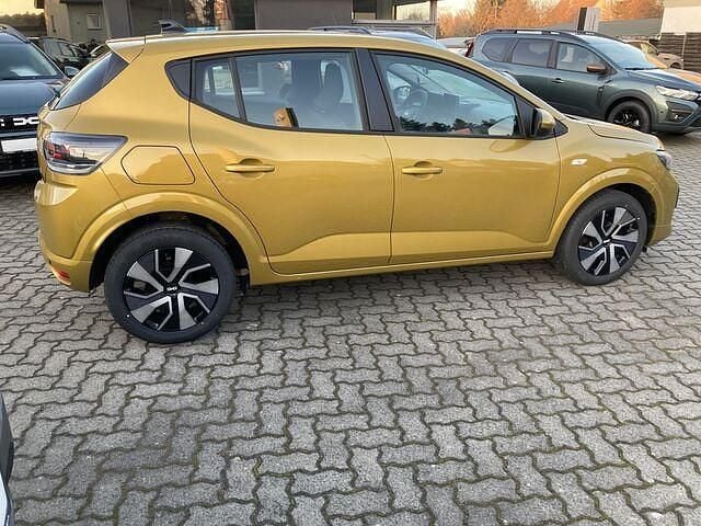Neu Dacia Sandero Expression 101 PS (74 kW) 2026 Gelb grau Limousine