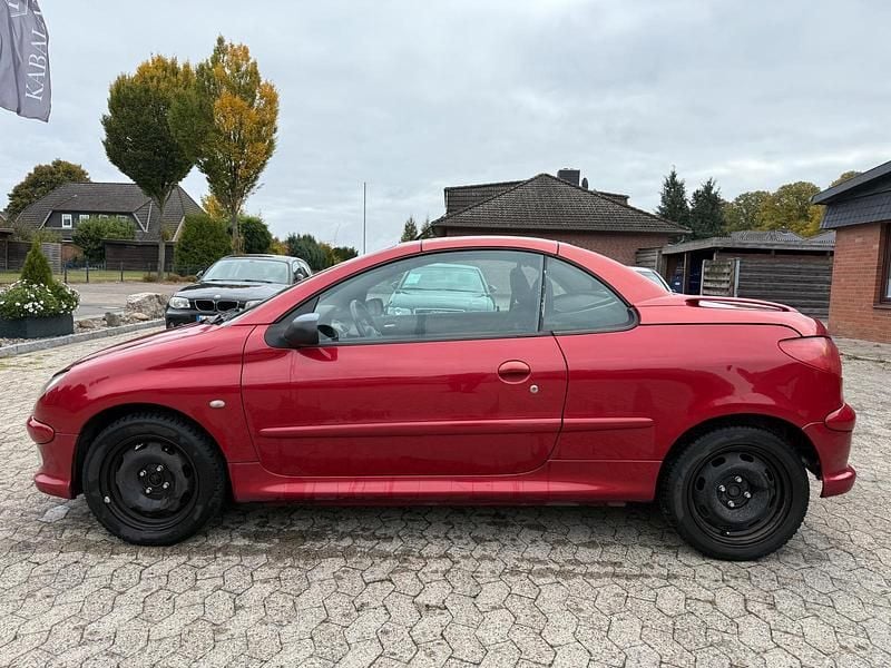 Gebraucht Peugeot 206 CC 109 PS (80 kW) 2003 Rot Cabrio