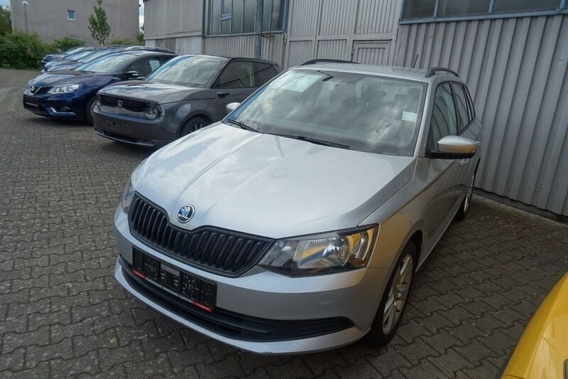 Brilliantsilber metallic (metallic) Gebraucht 2017 Skoda Fabia Cool Edition Kombi | 8.990 € (Guter Preis) - Bild 1/4