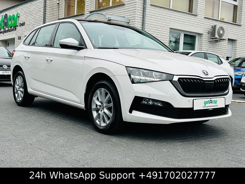 Weiß Gebraucht 2021 Skoda Scala Ambition Kleinwagen | 15.900 € (Superpreis) - Bild 1/3