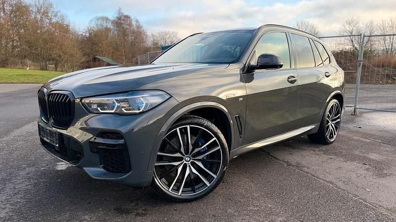 Grau Gebraucht 2021 BMW X5 Performance SUV | 49.999 € (Superpreis) - Bild 1/4