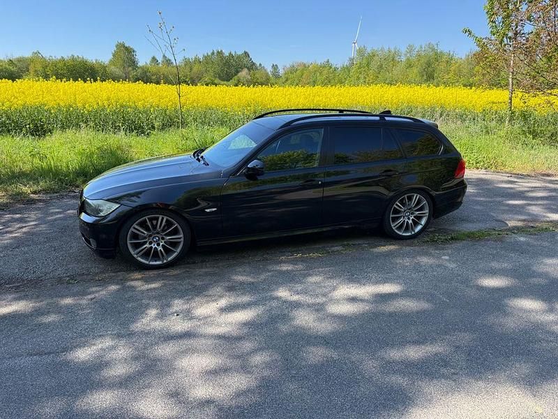 Gebraucht BMW 320 177 PS (130 kW) 2008 Schwarz Limousine
