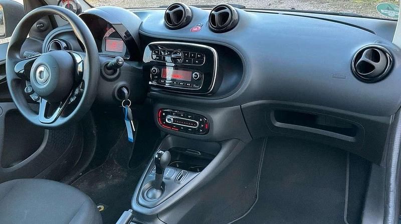 Gebraucht Smart ForTwo Coupé 60 kW (82 PS) 2022 Schwarz Kleinwagen