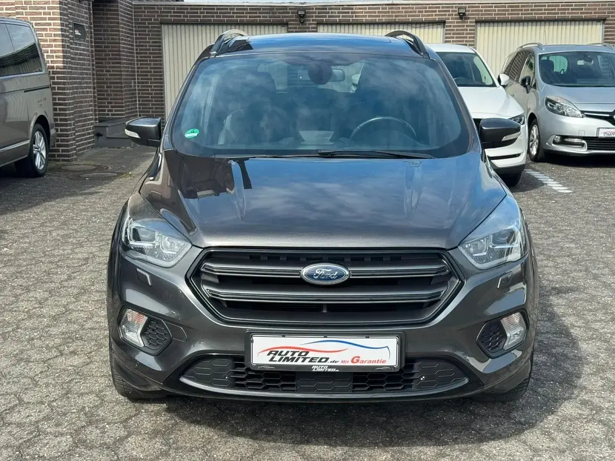 Gebraucht Ford Kuga ST-Line 150 PS (110 kW) 2018 Grau SUV