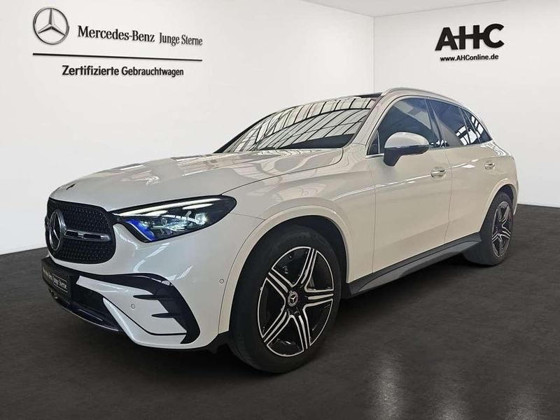 Manufaktur diamantweiß bright Gebraucht 2023 Mercedes GLC220 AMG SUV | 51.250 € (Etwas zu teuer) - Bild 1/4