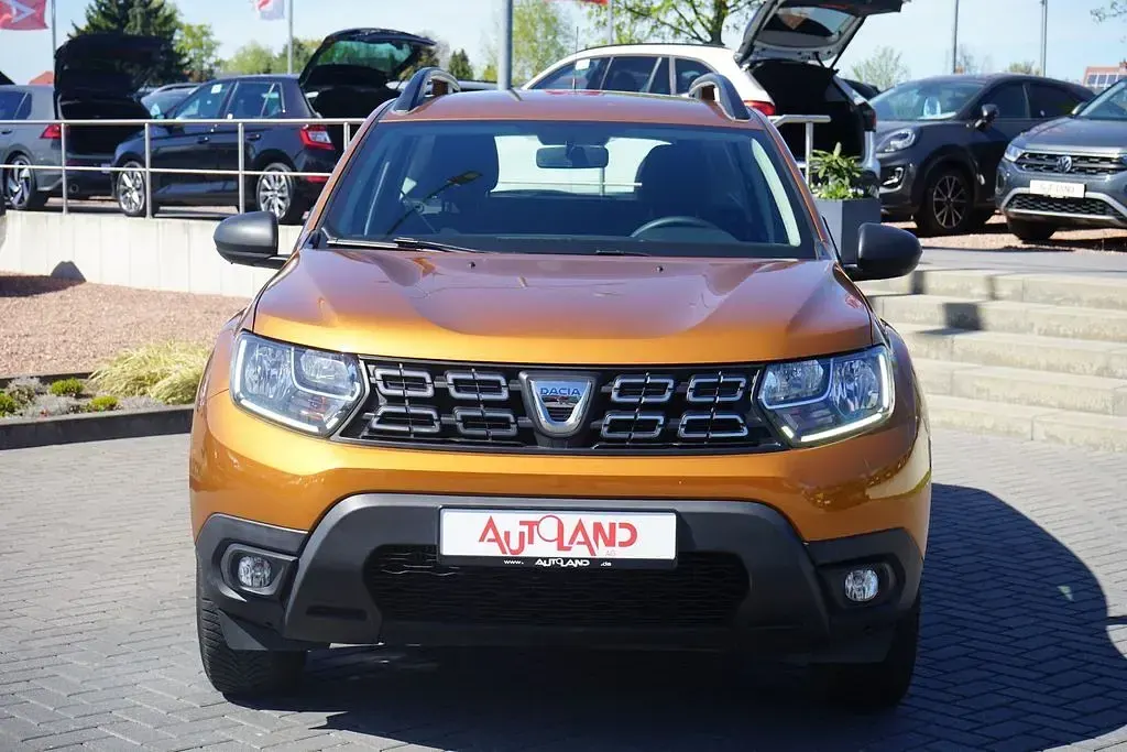 Second-hand Dacia Duster Comfort 101 CP (74 kW) 2020 Portocaliu SUV