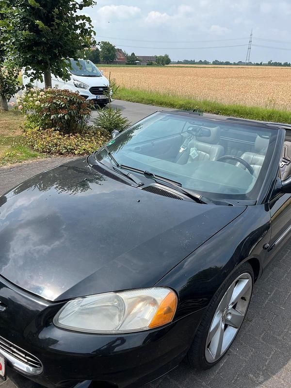 Schwarz Gebraucht 2002 Chrysler Sebring Cabriolet Cabrio | 2.000 € - Bild 1/4