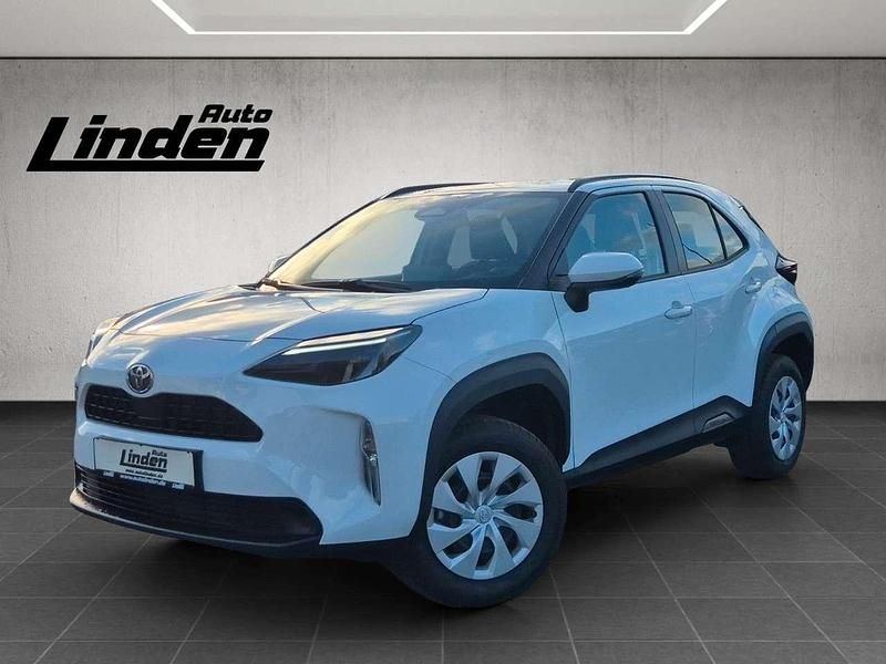 Super (pure) white ii Gebraucht 2024 Toyota Yaris Hybrid Business Edition SUV | 22.670 € (Guter Preis) - Bild 1/4