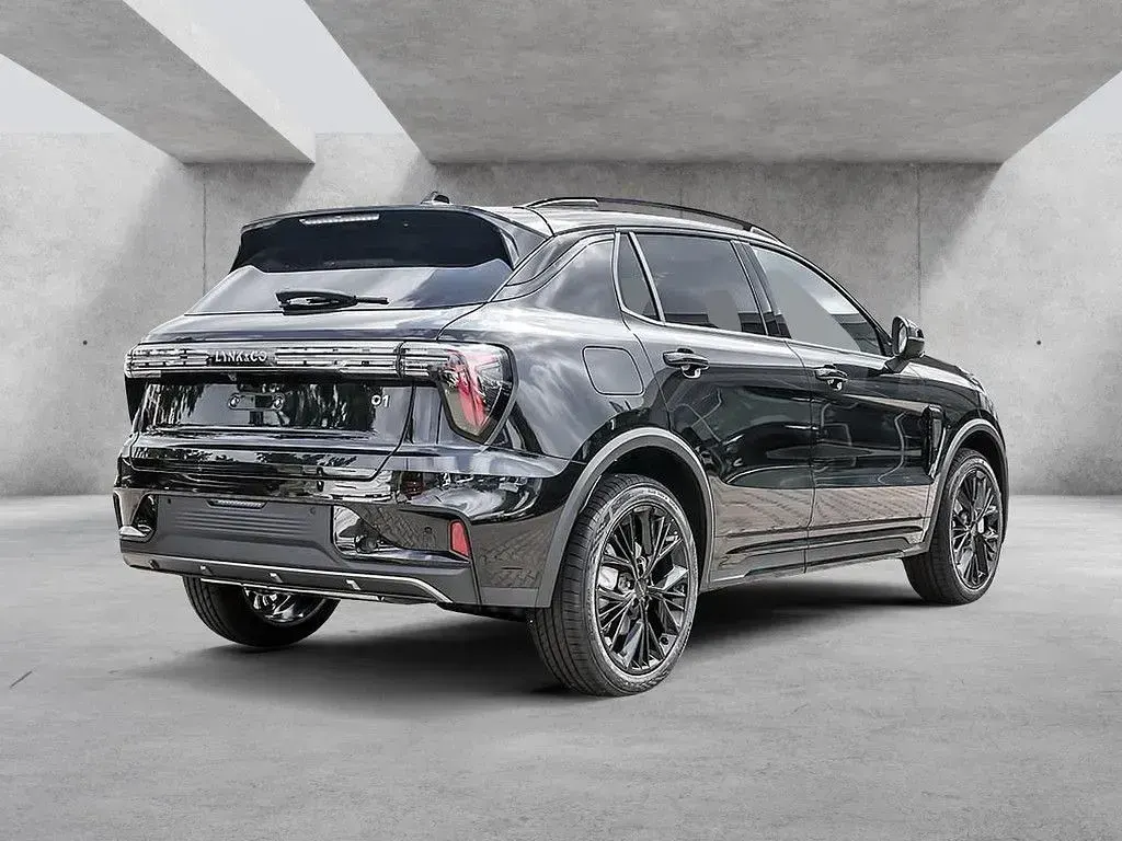 Neu Lynk & Co 01 139 PS (102 kW) 2025 Schwarz SUV
