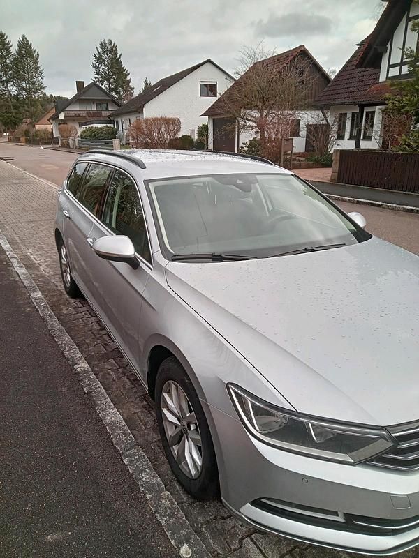 Gebraucht VW Passat 150 PS (110 kW) 2017 Silber Kombi