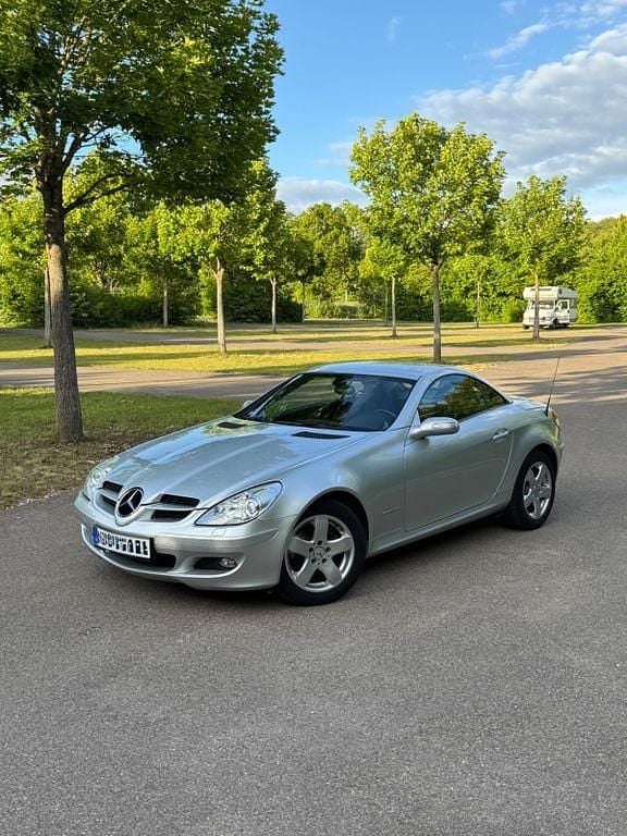 Second-hand Mercedes SLK200 163 CP (119 kW) 2007 Argintiu Cabrio