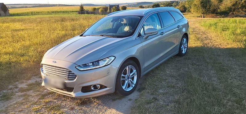 Beige Gebraucht 2015 Ford Mondeo Titanium Kombi | 12.390 € (Superpreis) - Bild 1/4