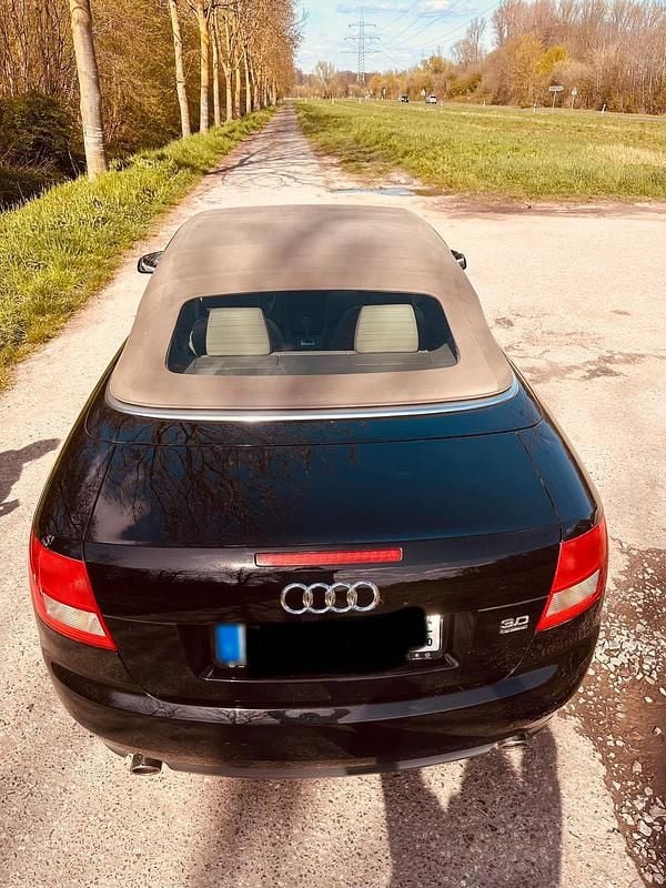 Second-hand Audi A4 220 CP (161 kW) 2004 Negru Cabrio