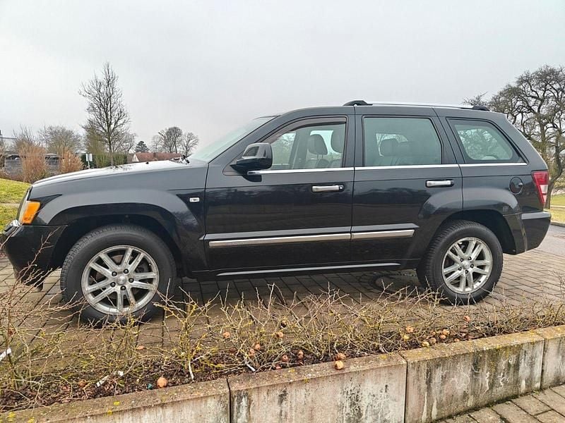Gebraucht Jeep Grand Cherokee Overland 218 PS (160 kW) 2010 Schwarz SUV