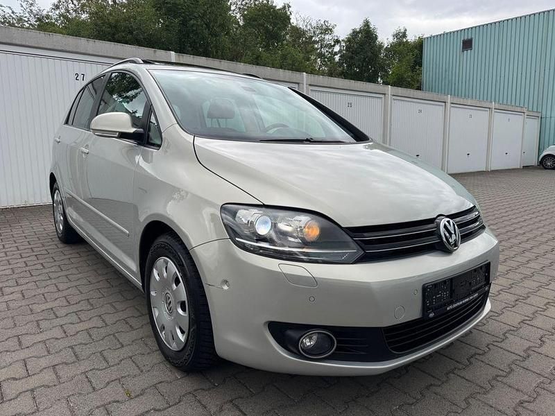 Gold Gebraucht 2010 VW Golf Plus Cross Team Van / Kleinbus | 5.999 € (Guter Preis) - Bild 1/4