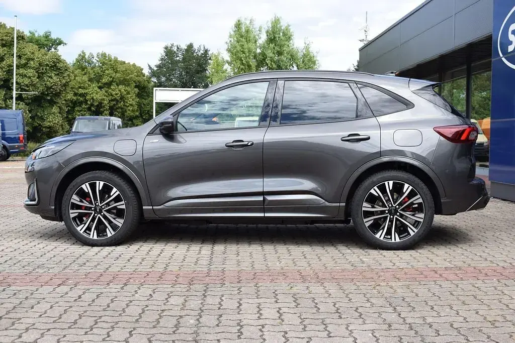Neu Ford Kuga ST-Line X 242 PS (177 kW) 2026 Magnetic grau SUV