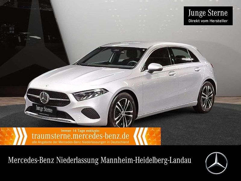 Hightechsilber Gebraucht 2024 Mercedes A200 Progressive Limousine | 27.790 € (Guter Preis) - Bild 1/3