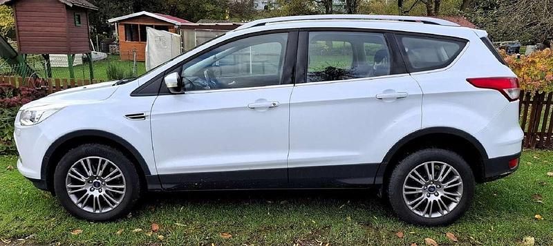 Gebraucht Ford Kuga Titanium 140 PS (102 kW) 2013 Weiß SUV