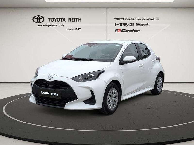 Weiß Gebraucht 2022 Toyota Yaris Comfort Kleinwagen | 14.440 € (Fairer Preis) - Bild 1/4